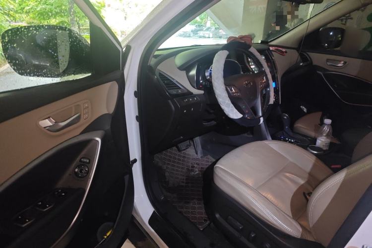 Used Hyundai Santa Fe 2013 2.4L Automatic 4x4 Prestige Edition Driver Seat