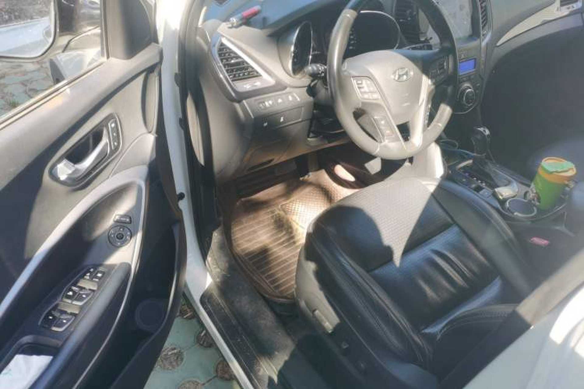 Used Hyundai Santa Fe 2013 2.4L Automatic 4x4 Prestige Edition Driver Seat