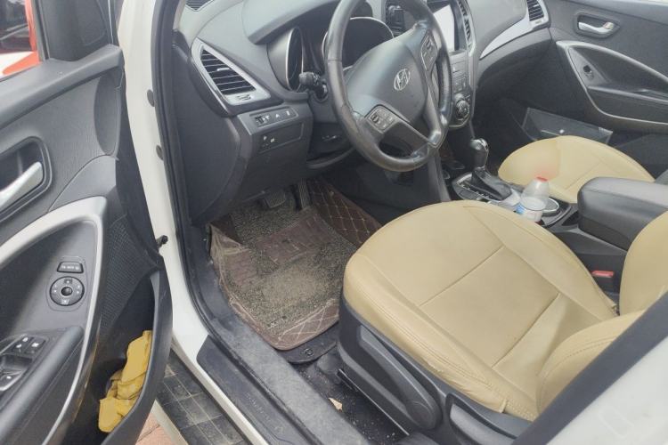 Used Hyundai Santa Fe 2013 2.4L Automatic 2WD Comfort Edition Driver Seat