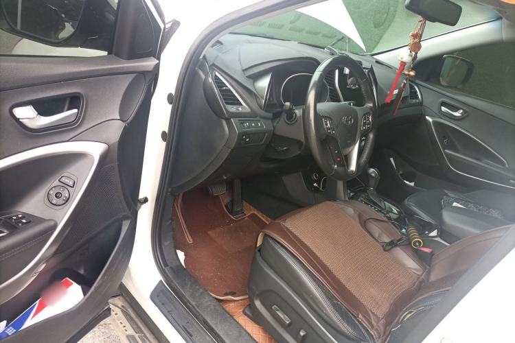Used Hyundai Santa Fe 2013 2.4L Automatic Two-Wheel Drive Smart Version Driver Seat