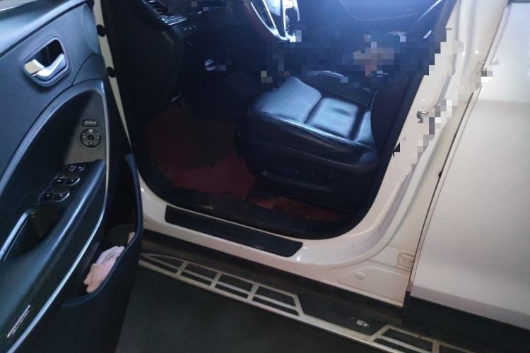 Used Hyundai Santa Fe 2013 2.4L Automatic Two-Wheel Drive Smart Version Driver Seat