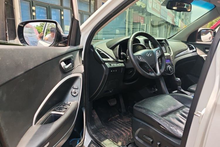 Used Hyundai Santa Fe 2013 2.0T Automatic All-Wheel Drive Top Trim Driver Seat