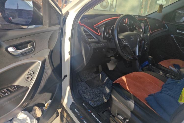 Used Hyundai Santa Fe 2013 2.4L Automatic 4x4 Comfort Edition Driver Seat