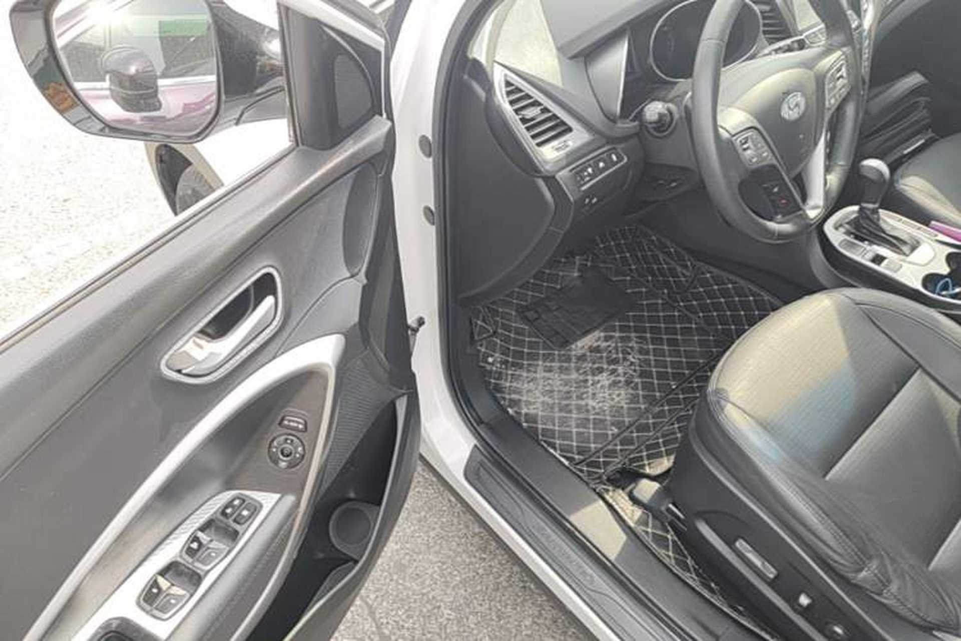 Used Hyundai Santa Fe 2013 2.4L Automatic 2WD Comfort Edition Driver Seat