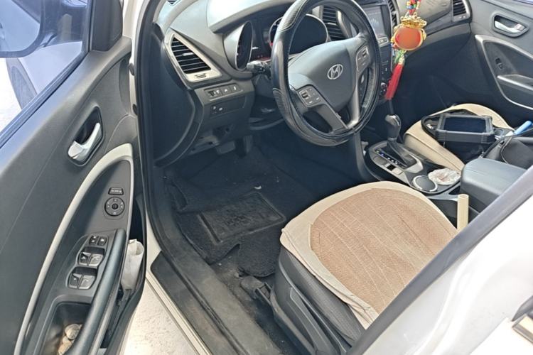 Used Hyundai Santa Fe 2013 2.4L Automatic 2WD Comfort Edition Driver Seat