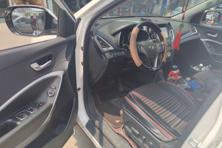 Used Hyundai Santa Fe 2013 2.4L Automatic Two-Wheel Drive Smart Version Driver Seat