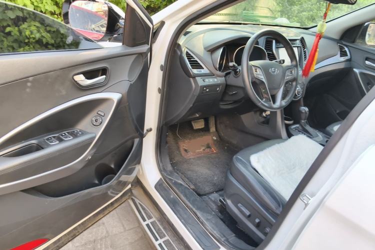Used Hyundai Santa Fe 2013 Revised Version 2.4L Automatic All-Wheel Drive Smart Type Driver Seat