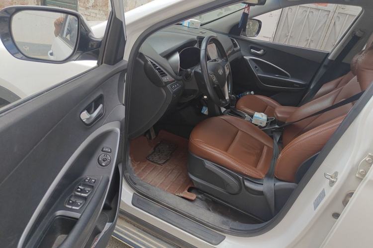 Used Hyundai Santa Fe 2013 2.4L Automatic 2WD Comfort Edition Driver Seat