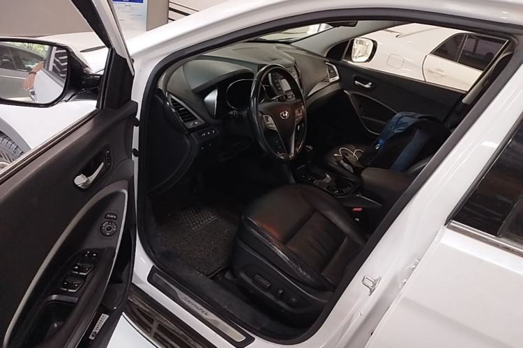 Used Hyundai Santa Fe 2013 2.0T Automatic All-Wheel Drive Prestige Version Driver Seat