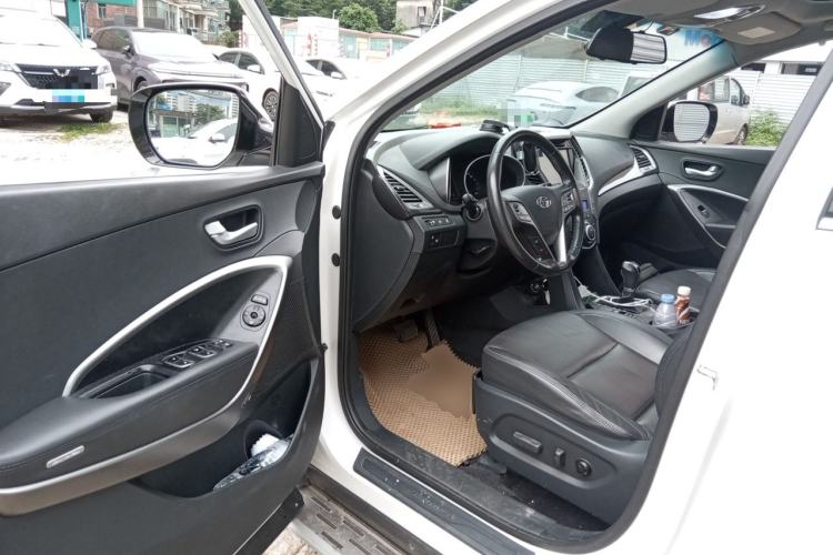 Used Hyundai Santa Fe 2013 2.4L Automatic Two-Wheel Drive Smart Version Driver Seat