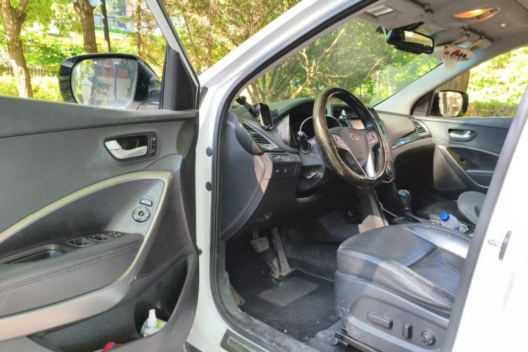 Used Hyundai Santa Fe 2013 2.0T Automatic All-Wheel Drive Prestige Version Driver Seat