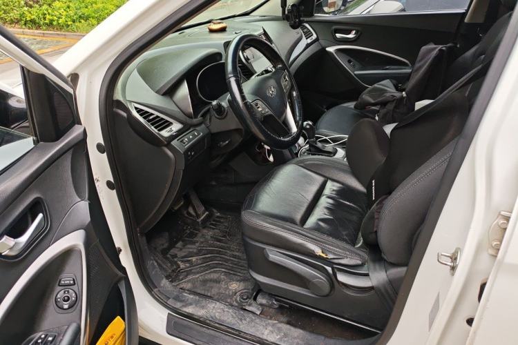 Used Hyundai Santa Fe 2013 2.4L Automatic 2WD Comfort Edition Driver Seat