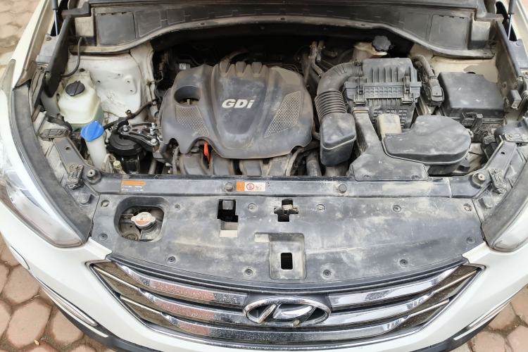 Used Hyundai Santa Fe 2013 2.4L Automatic 4x4 Prestige Edition Engine Bay