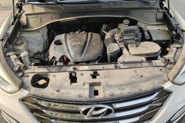 Used Hyundai Santa Fe 2013 Revised Version 2.4L Automatic All-Wheel Drive Luxury Trim Engine Bay