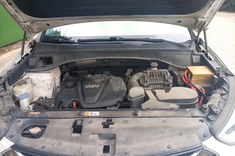 Used Hyundai Santa Fe 2013 2.4L Automatic Two-Wheel Drive Smart Version Engine Bay