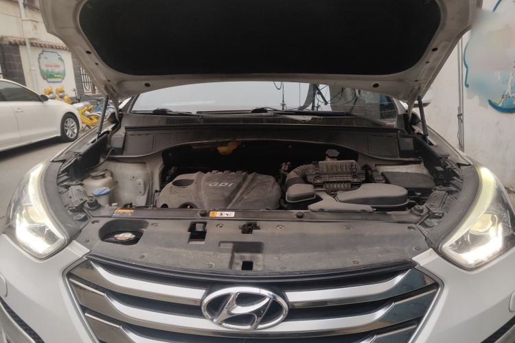 Used Hyundai Santa Fe 2013 2.4L Automatic 4x4 Prestige Edition Engine Bay