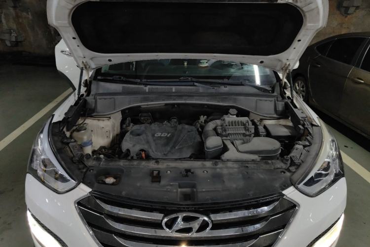 Used Hyundai Santa Fe 2013 2.4L Automatic Two-Wheel Drive Smart Version Engine Bay