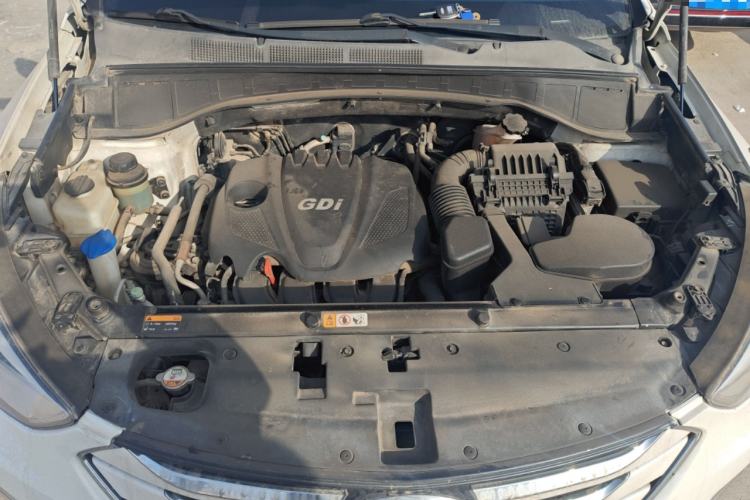 Used Hyundai Santa Fe 2013 2.4L Automatic 2WD Comfort Edition Engine Bay