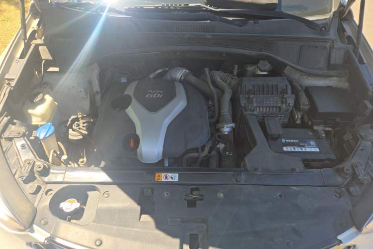 Used Hyundai Santa Fe 2013 2.0T Automatic All-Wheel Drive Prestige Version Engine Bay