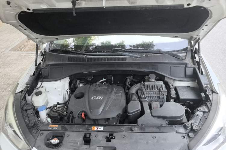 Used Hyundai Santa Fe 2013 Revised Version 2.4L Automatic All-Wheel Drive Smart Type Engine Bay