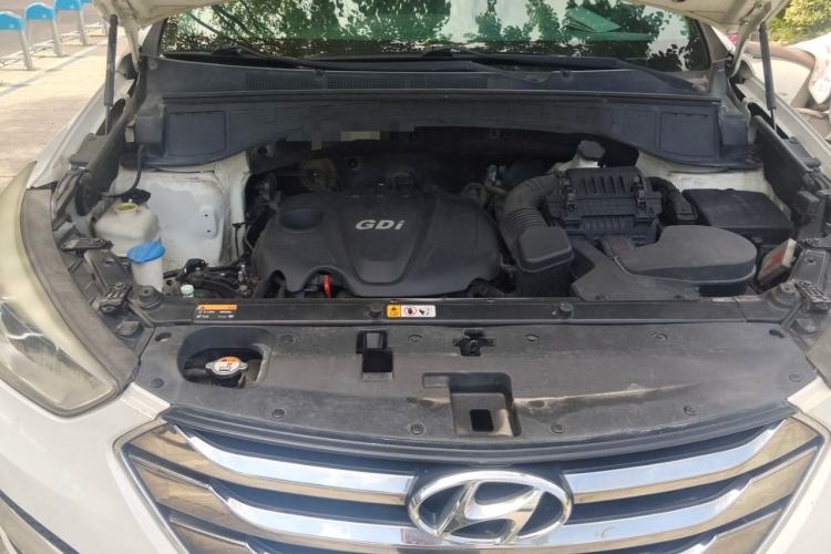 Used Hyundai Santa Fe 2013 2.4L Automatic Two-Wheel Drive Smart Version Engine Bay