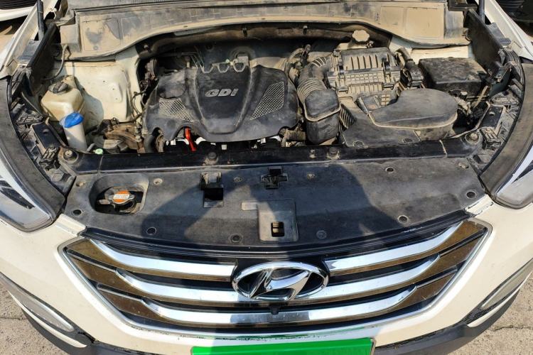 Used Hyundai Santa Fe 2013 2.4L Automatic Two-Wheel Drive Smart Version Engine Bay