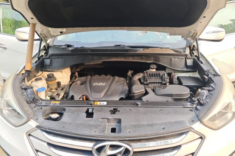 Used Hyundai Santa Fe 2013 2.4L Automatic 2WD Comfort Edition Engine Bay