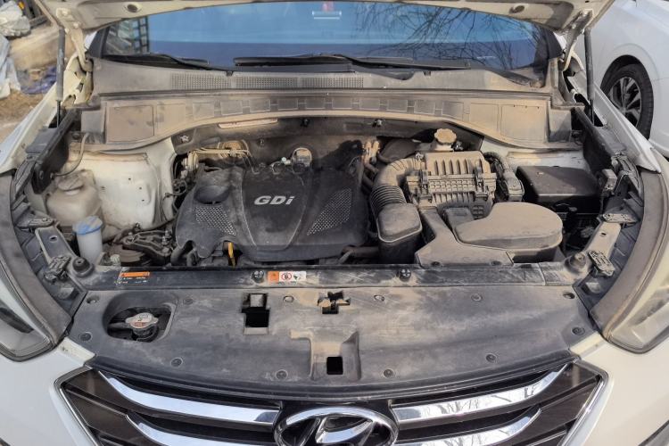 Used Hyundai Santa Fe 2013 2.4L Automatic 4x4 Smart Version Engine Bay