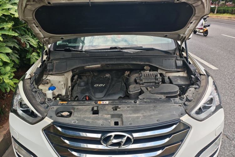 Used Hyundai Santa Fe 2013 2.4L Automatic Two-Wheel Drive Smart Version Engine Bay
