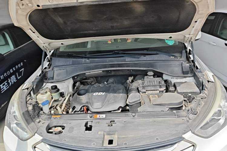 Used Hyundai Santa Fe 2013 2.4L Automatic 2WD Comfort Edition Engine Bay