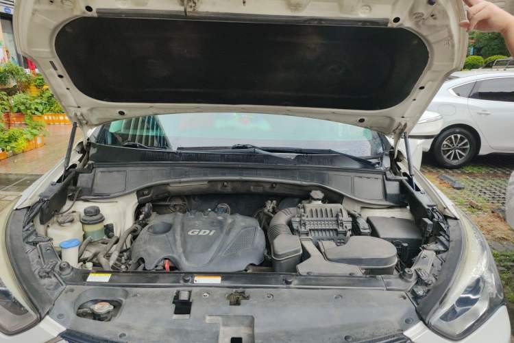 Used Hyundai Santa Fe 2013 2.4L Automatic 2WD Comfort Edition Engine Bay