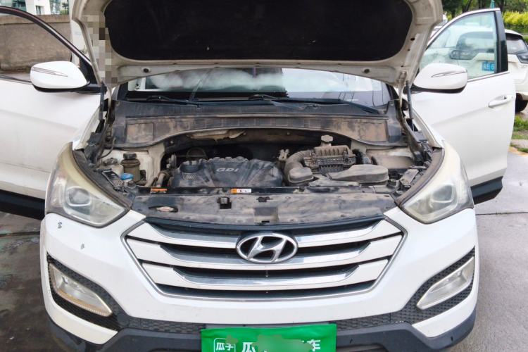 Used Hyundai Santa Fe 2013 2.4L Automatic 2WD Comfort Edition Engine Bay