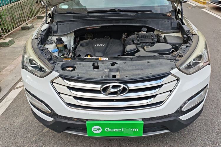 Used Hyundai Santa Fe 2013 2.4L Automatic 2WD Comfort Edition Engine Bay