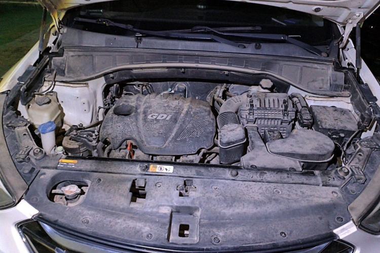 Used Hyundai Santa Fe 2013 2.4L Automatic 4x4 Prestige Edition Engine Bay
