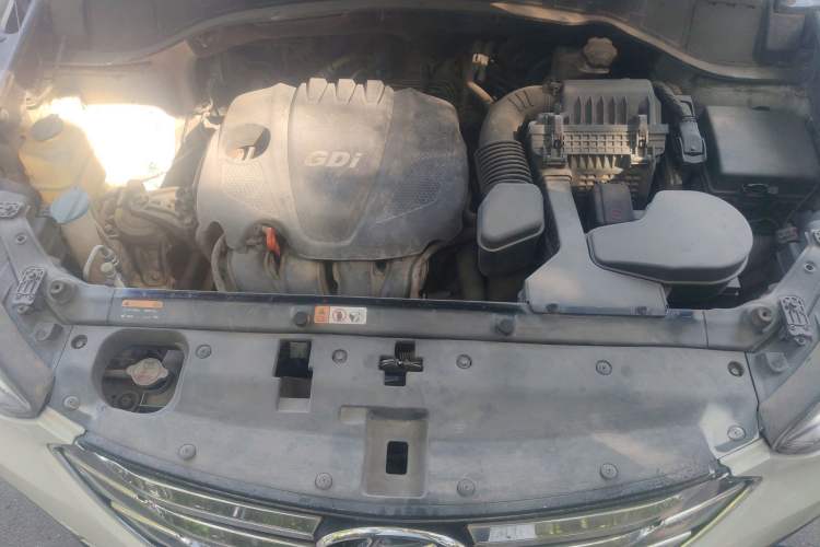 Used Hyundai Santa Fe 2013 2.4L Automatic 4x4 Smart Version Engine Bay