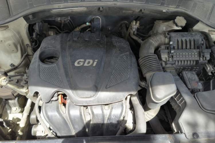 Used Hyundai Santa Fe 2013 2.4L Automatic Two-Wheel Drive Smart Version Engine Bay