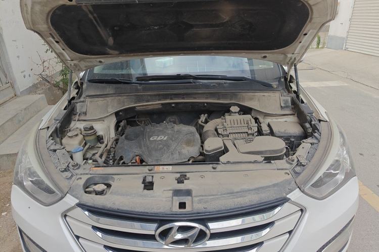 Used Hyundai Santa Fe 2013 2.4L Automatic 2WD Comfort Edition Engine Bay
