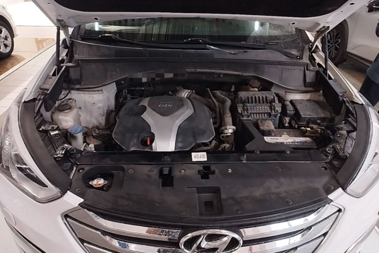 Used Hyundai Santa Fe 2013 2.0T Automatic All-Wheel Drive Prestige Version Engine Bay
