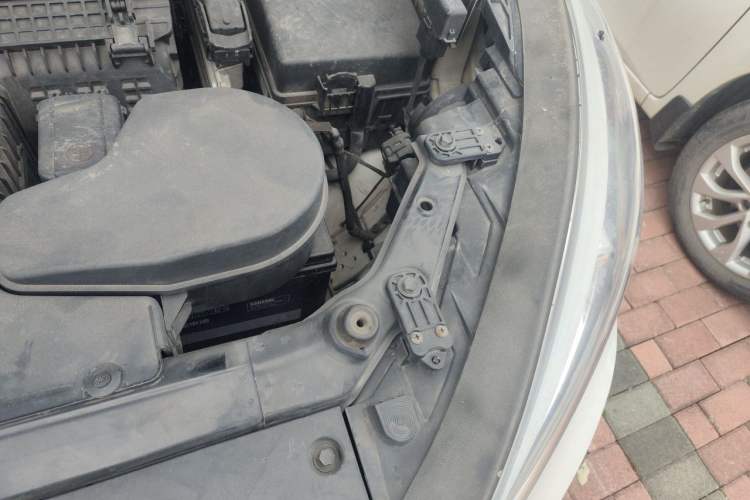 Used Hyundai Santa Fe 2013 2.4L Automatic 2WD Comfort Edition Engine Bay Left