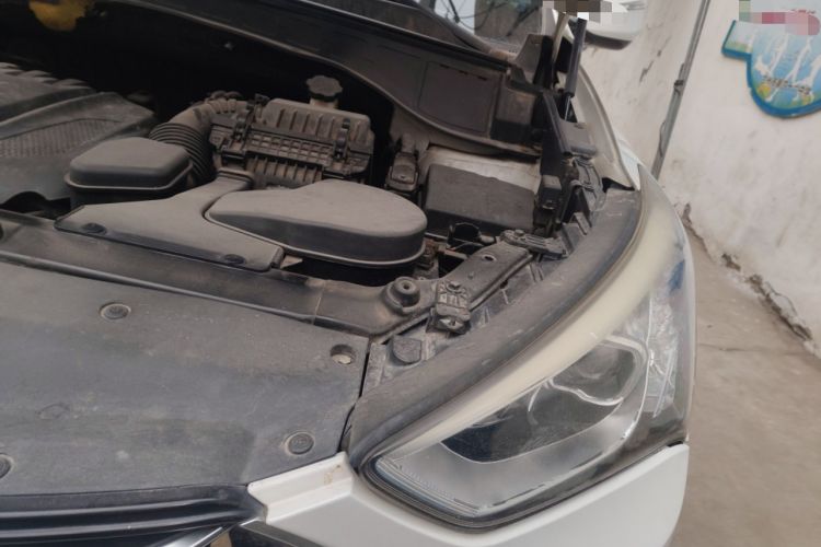 Used Hyundai Santa Fe 2013 2.4L Automatic 4x4 Prestige Edition Engine Bay Left