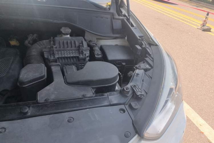 Used Hyundai Santa Fe 2013 2.4L Automatic Two-Wheel Drive Smart Version Engine Bay Left