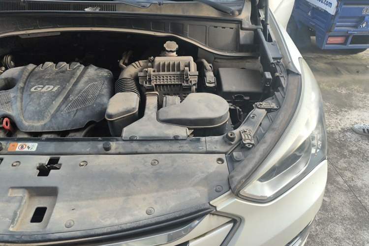Used Hyundai Santa Fe 2013 2.4L Automatic 4x4 Comfort Edition Engine Bay Left