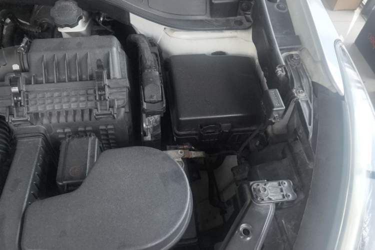 Used Hyundai Santa Fe 2013 Revised Version 2.4L Automatic All-Wheel Drive Luxury Trim Engine Bay Left