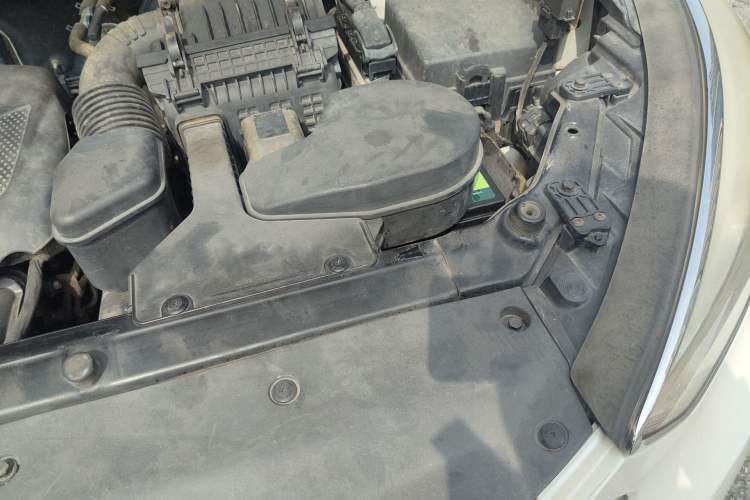 Used Hyundai Santa Fe 2013 2.4L Automatic Two-Wheel Drive Smart Version Engine Bay Left