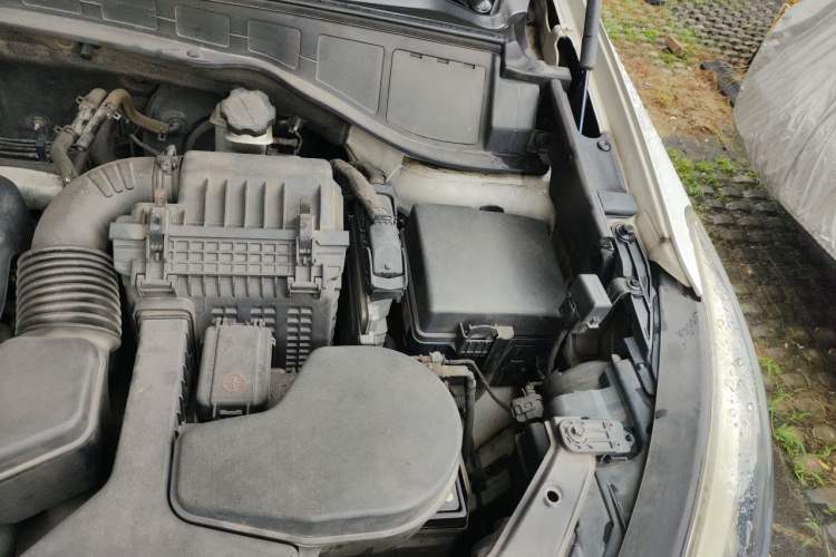 Used Hyundai Santa Fe 2013 2.4L Automatic 2WD Comfort Edition Engine Bay Left