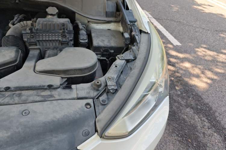 Used Hyundai Santa Fe 2013 2.4L Automatic Two-Wheel Drive Smart Version Engine Bay Left