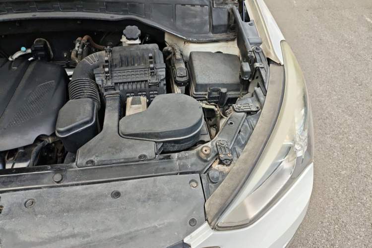 Used Hyundai Santa Fe 2013 2.4L Automatic 2WD Comfort Edition Engine Bay Left