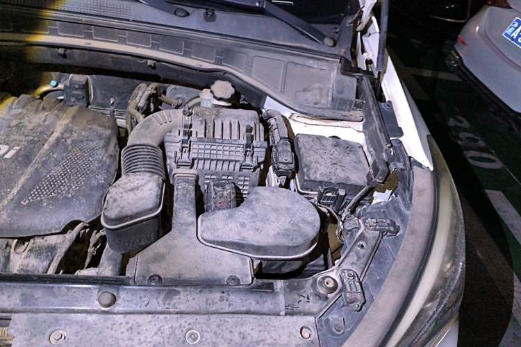 Used Hyundai Santa Fe 2013 2.4L Automatic 4x4 Prestige Edition Engine Bay Left