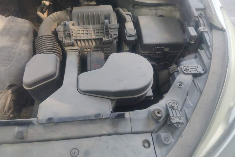 Used Hyundai Santa Fe 2013 2.4L Automatic 4x4 Smart Version Engine Bay Left