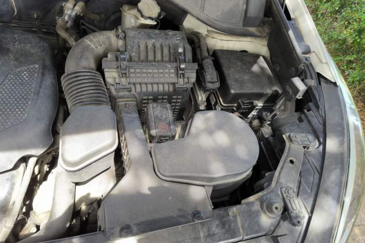 Used Hyundai Santa Fe 2013 2.4L Automatic Two-Wheel Drive Smart Version Engine Bay Left